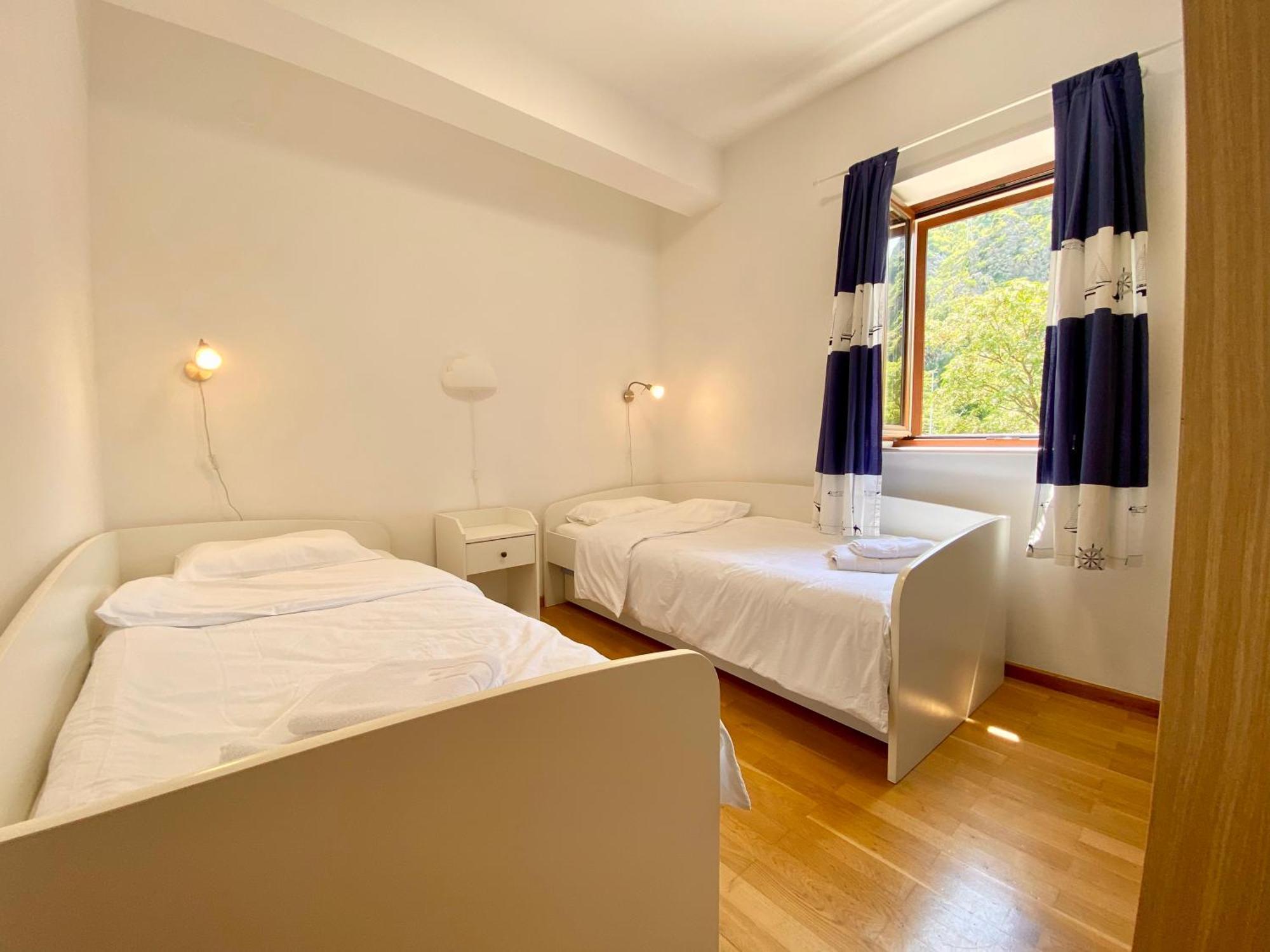 Fiumera Kotor Apartment Luaran gambar