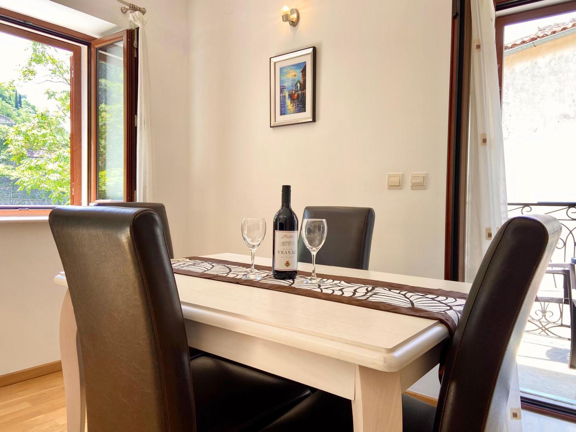 Fiumera Kotor Apartment Luaran gambar